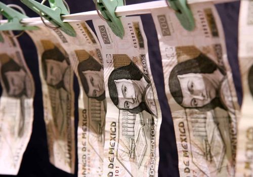Mexican pesos billetes de 200 pesos. Mexican money laundered, 200 hundred pesos bills.